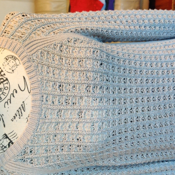 Loft Sweater Medium - Picture 3 of 9